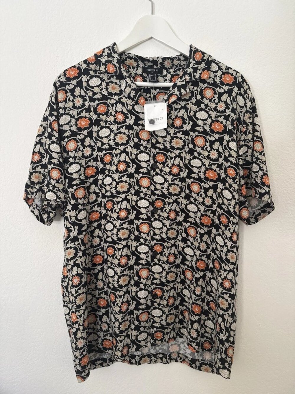 Forever 21 Men's Button-Up Shirt Short Sleeve Black Floral Print Size M